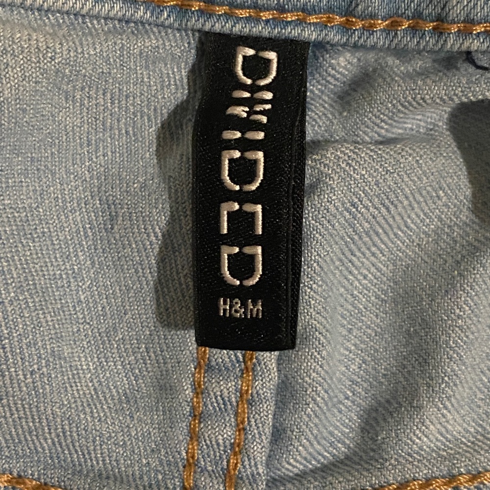 Women’s Ripped Jeans